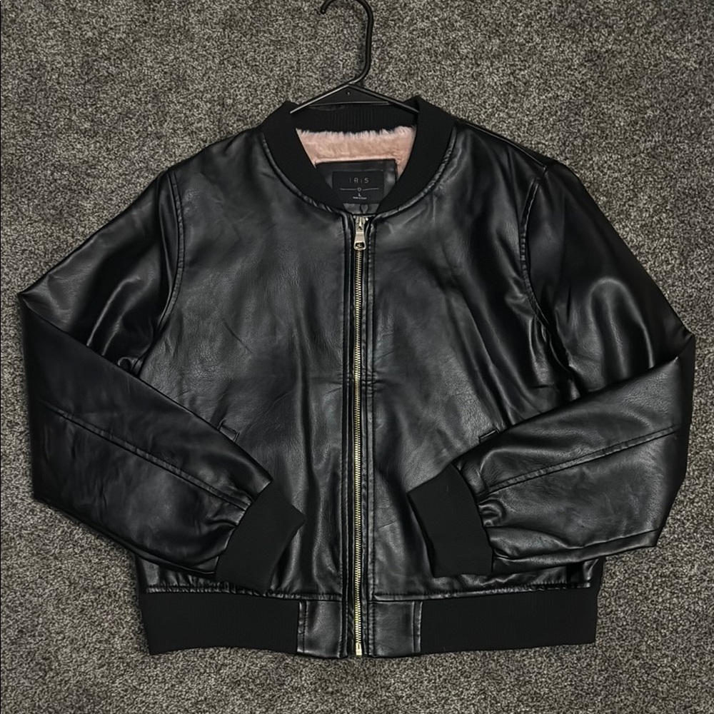 Women’s leather jacket- L